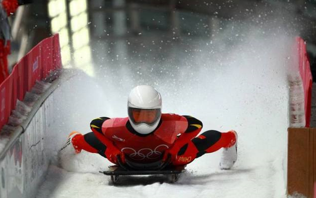 钢架雪车